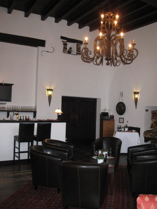 Bar Burghaus & Villa Kronenburg