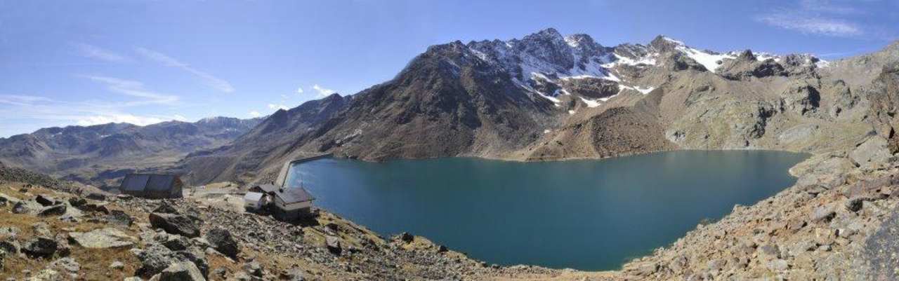 Höchsterhütte mit Blick auf den Grünsee Höchsterhütte am Grünsee