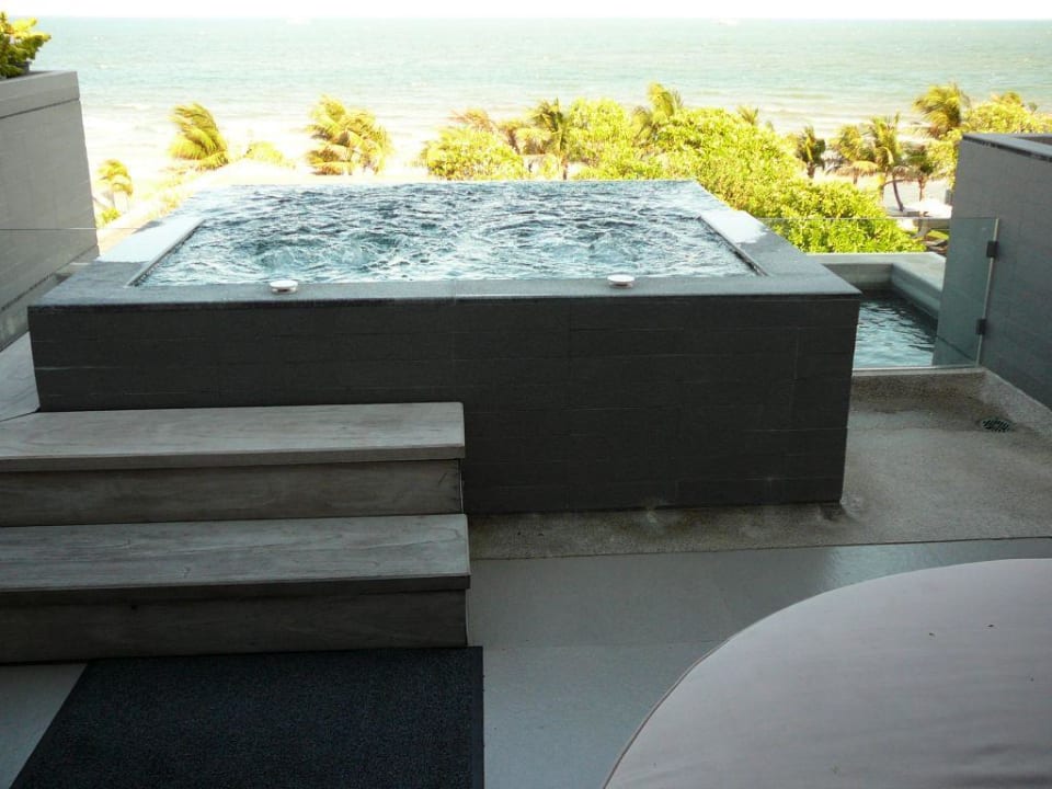 Pool auf dem Balkon! Hotel Rest Detail Hua Hin