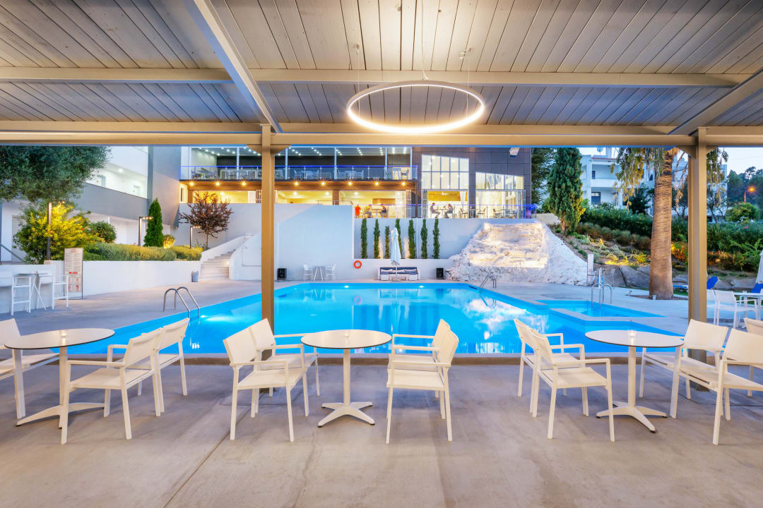 Pool Hotel Kriopigi