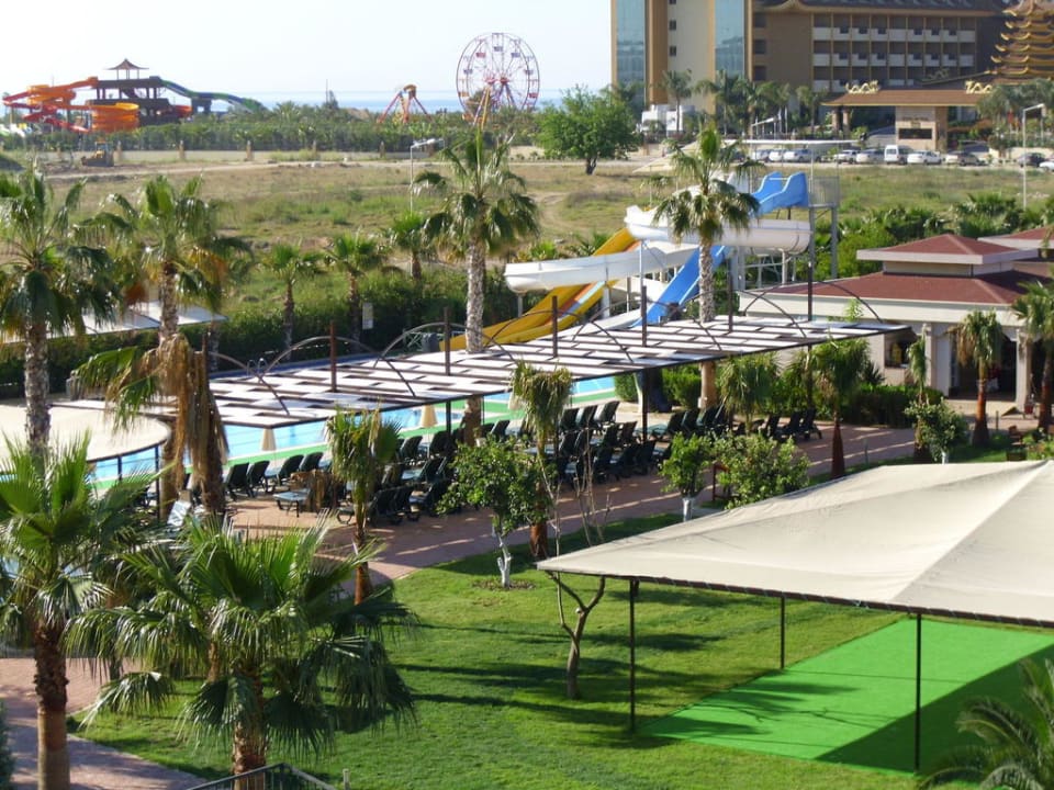 Pool mit Rutschen Hane Family Resort