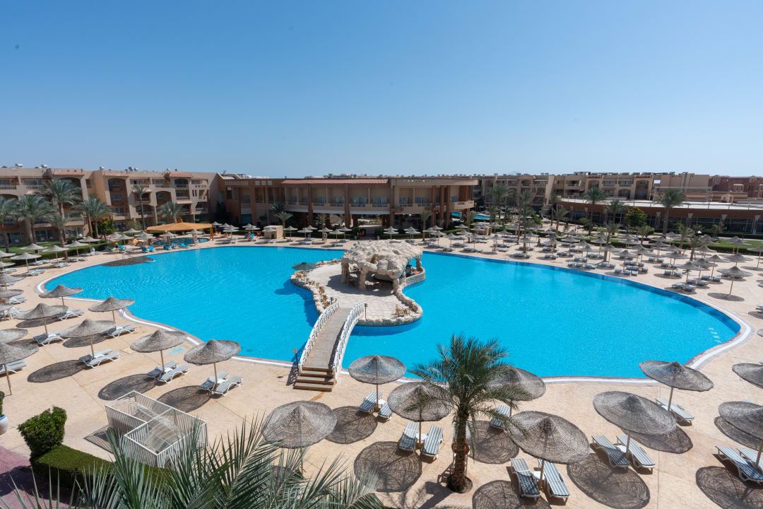 Pool Parrotel Lagoon Waterpark Resort