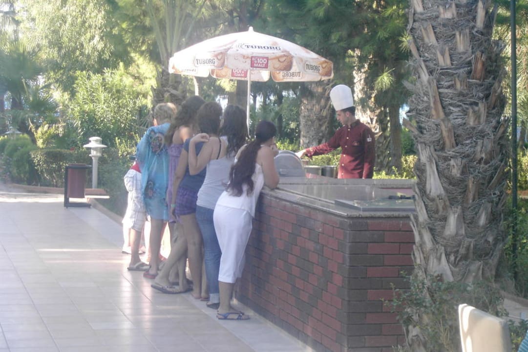 Hier gibts Leckeres Club Turtas Beach Hotel