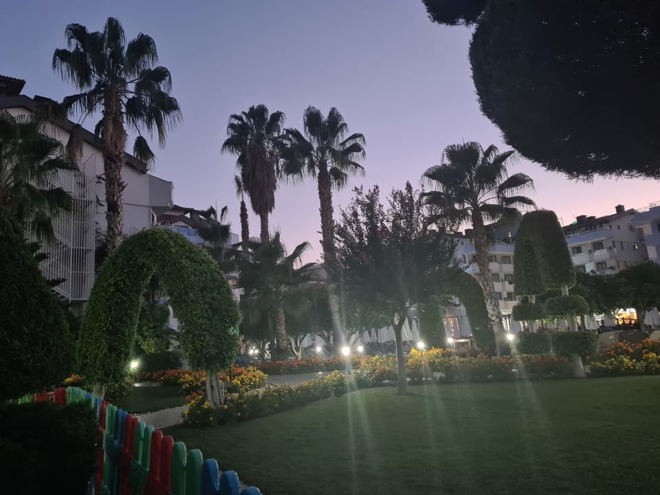 Gartenanlage Grand Seker Hotel