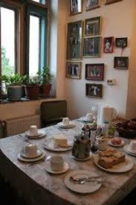 Breakfast time Vila 11