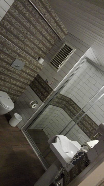 Badezimmer Club Turtas Beach Hotel