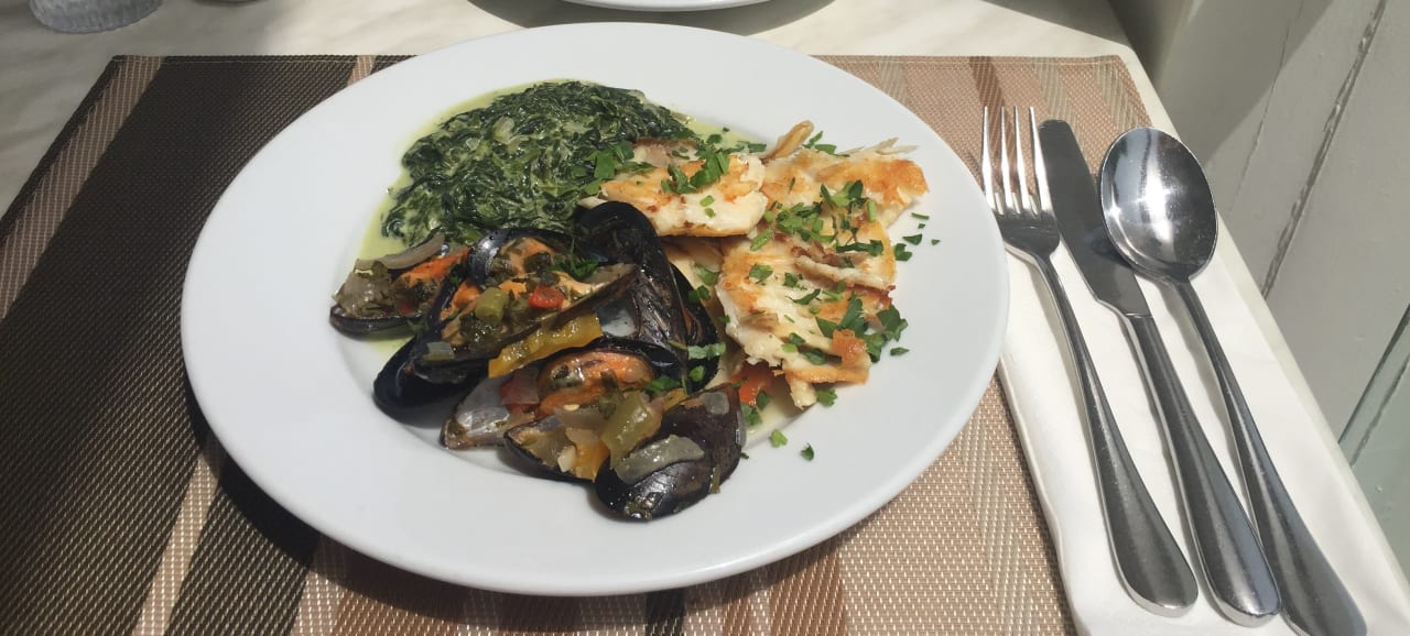 Gastro Lindos White Hotel & Suites