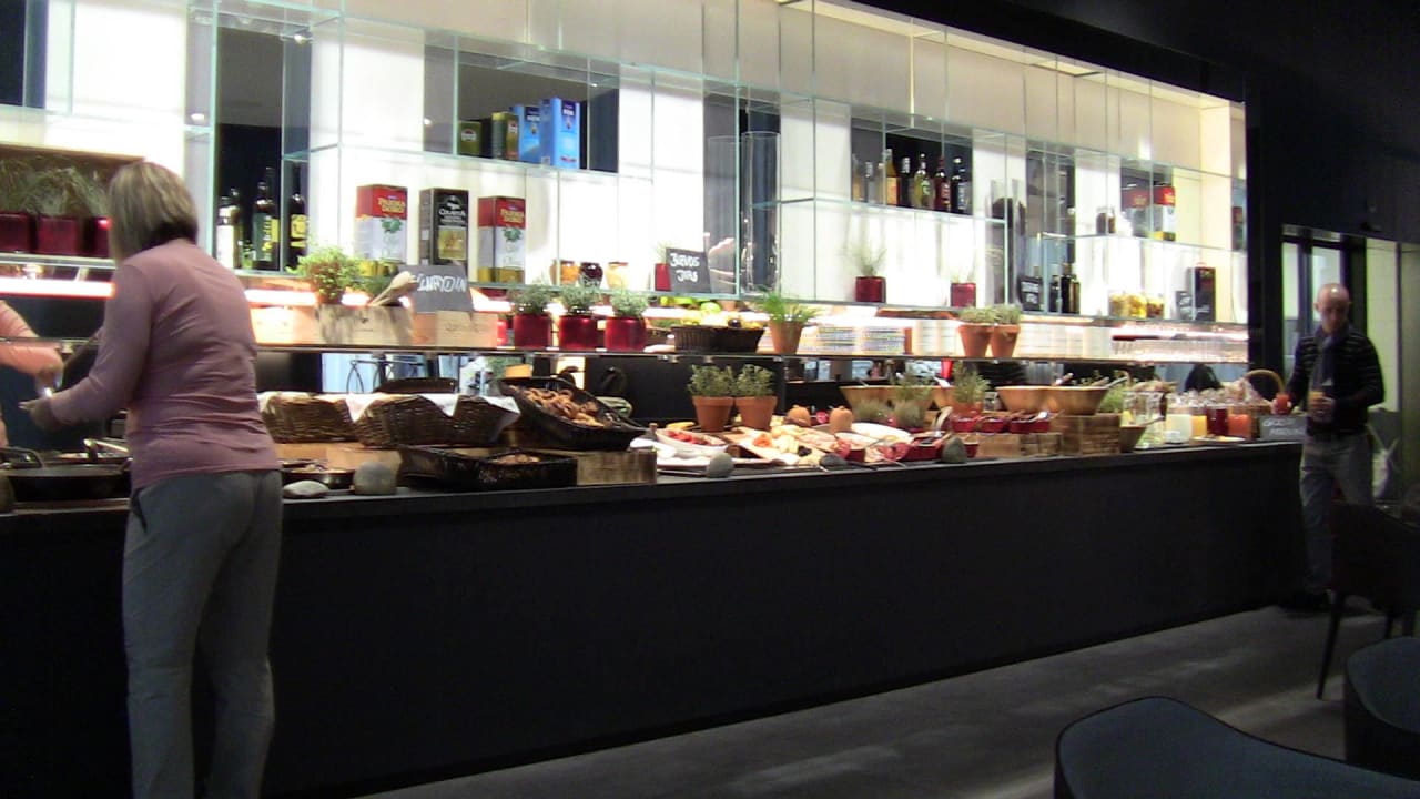 Frühstücksbuffet Novotel Basel City