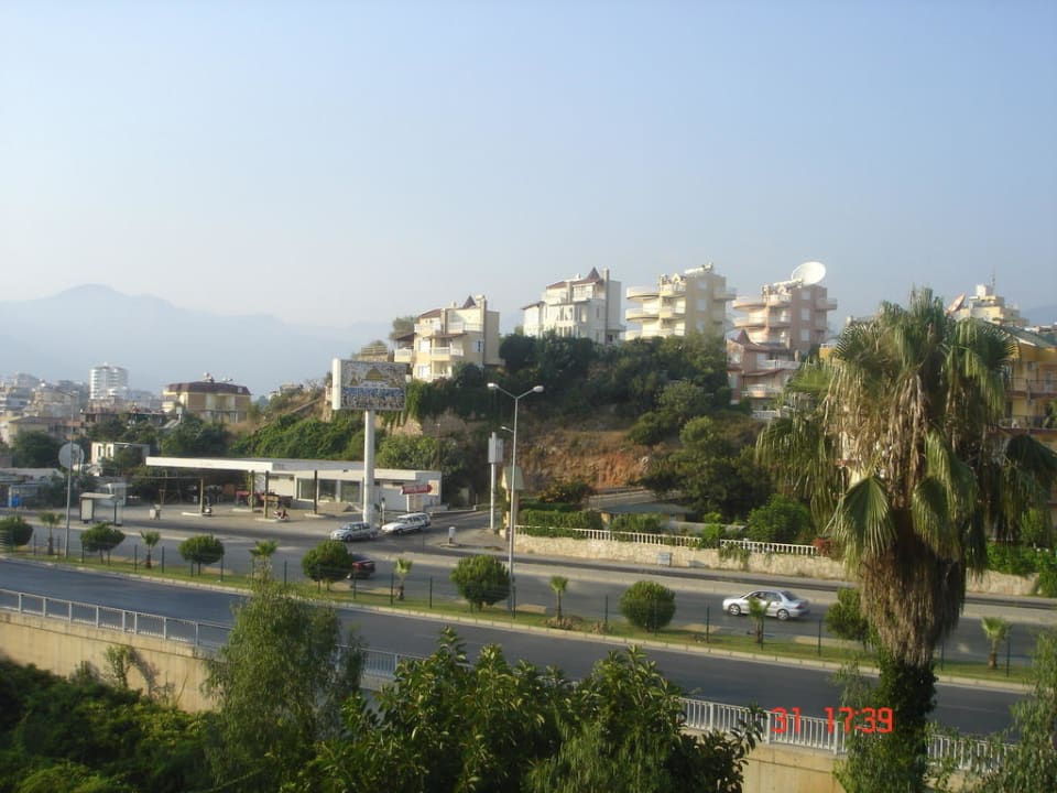 Straße vor dem Hotel Labranda Alantur Resort