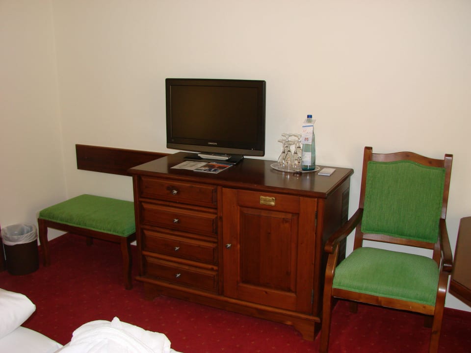 TV-Schrank Hotel Das Ludwig