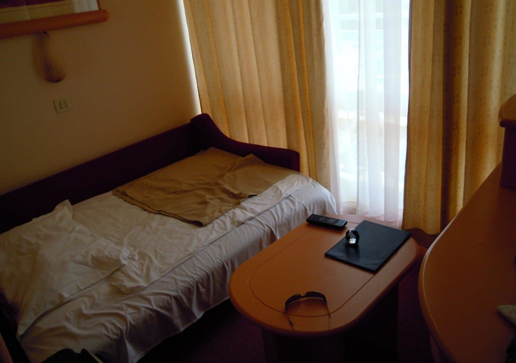 Suite - Wohnraum mit ausgeklappter Couch Hotel Materada Plava Laguna