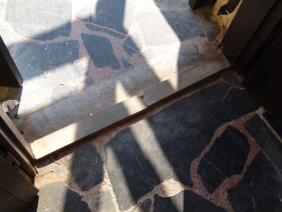 Die Schwelle zum Balkon Hotel Heliotrope