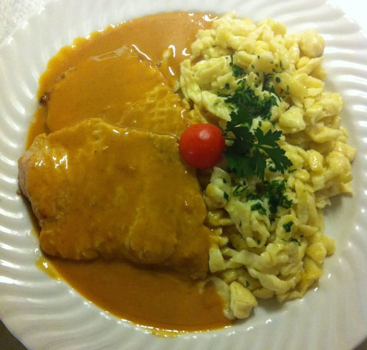 Lecker hausgemachte Eierspätzle mit Schweinefilet  Landgasthof zur Post