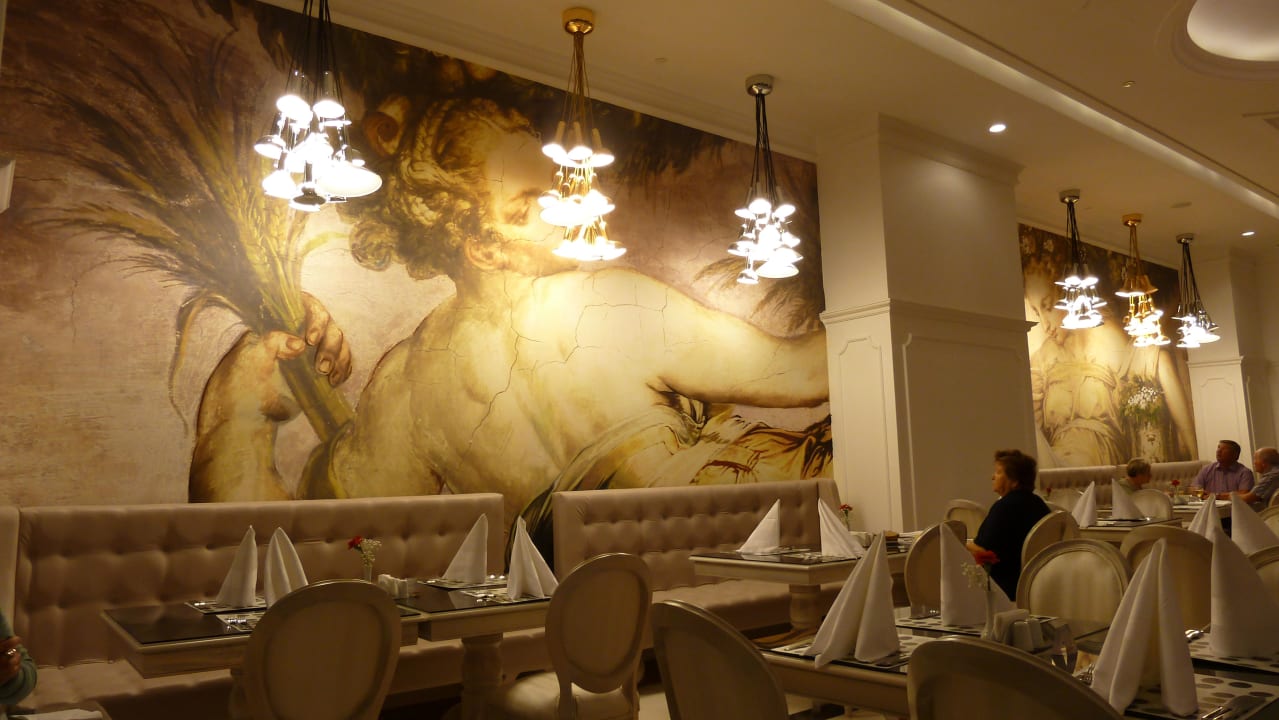 Ein Restaurant Hotel Delphin Imperial
