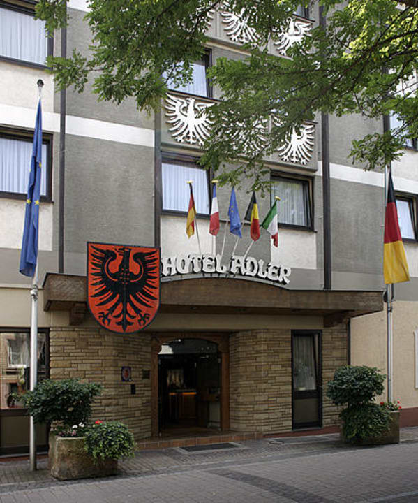 Eingang Hotel Adler
