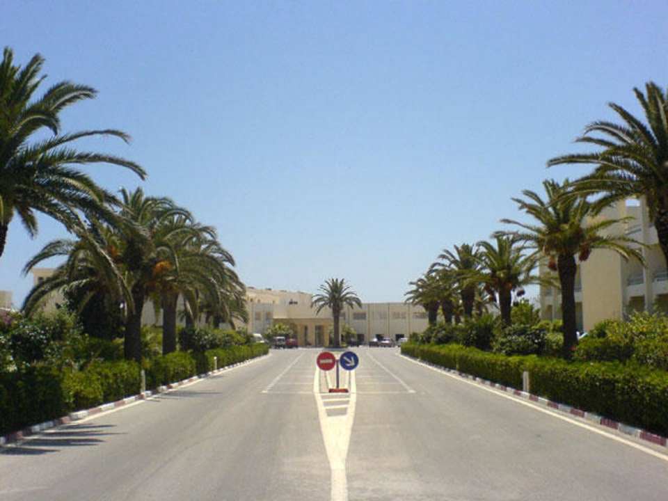 Zufahrt zum Hotel Omar Khayam Resort & Aquapark