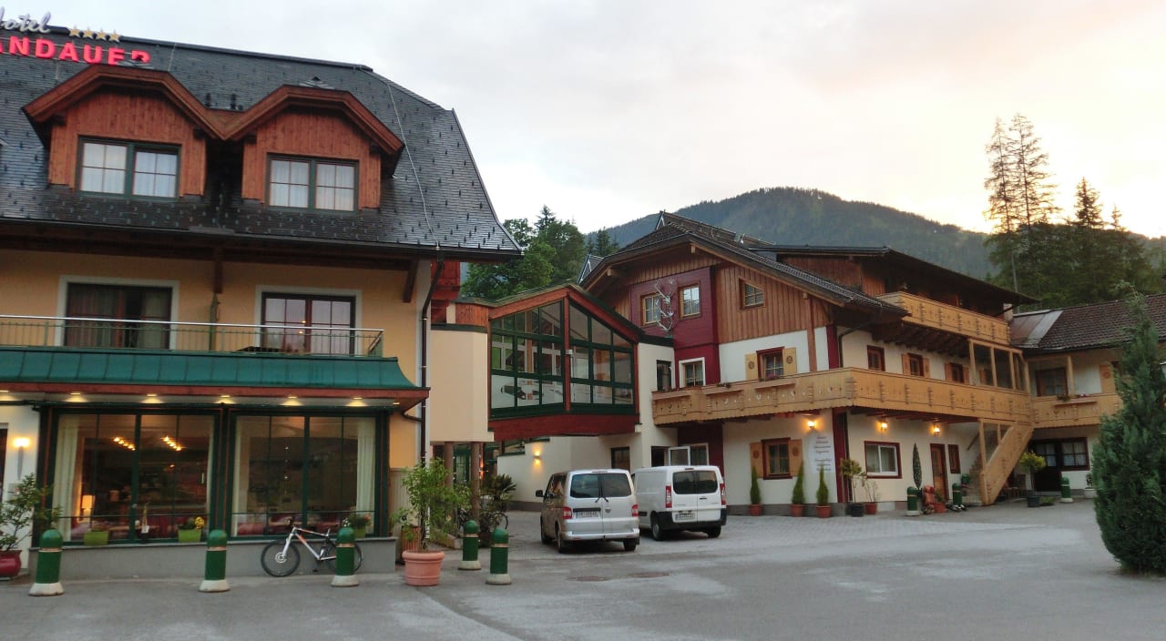 Hotel mit Verbindungsgang Hotel Vitaler Landauerhof