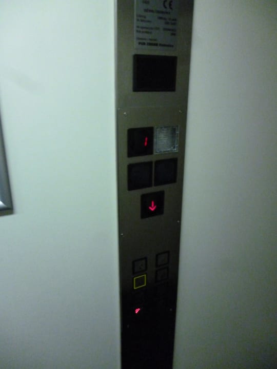 Winda Desilva Inn Katowice Airport