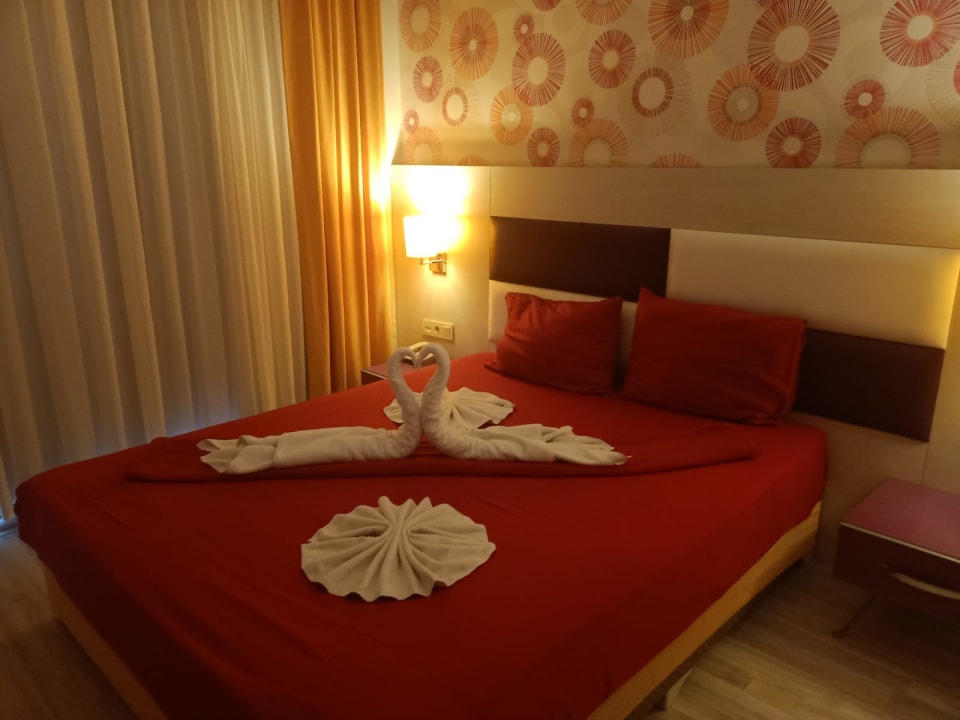 Zimmer Ramada Resort by Wyndham Side