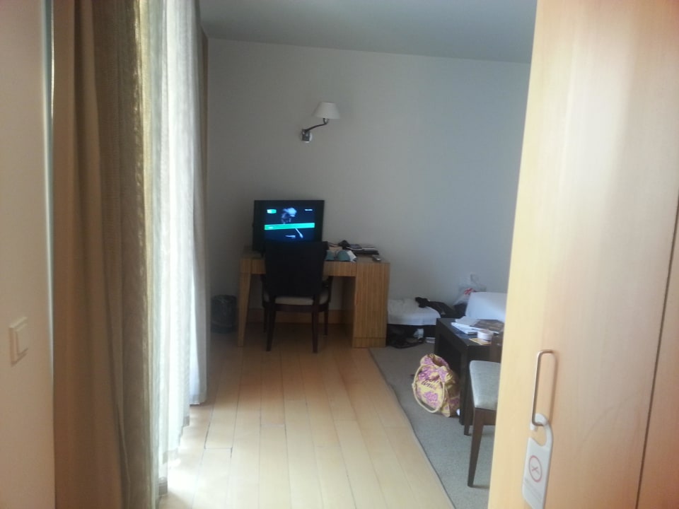 Blick vom Zimmereingang Hotel Golden Residence