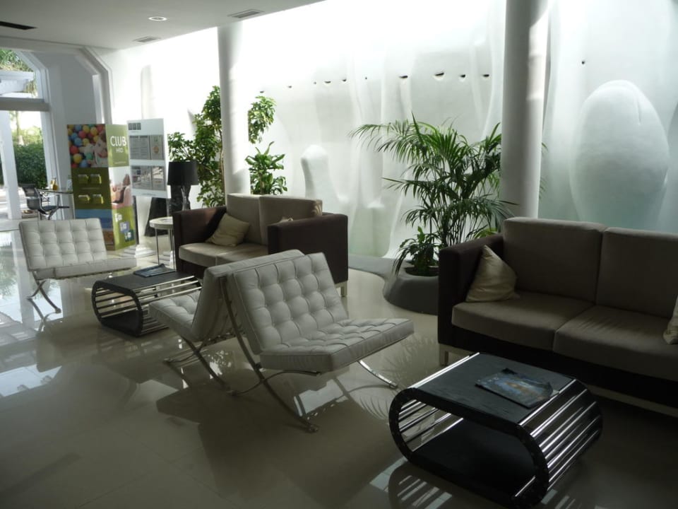 Die neue Lobby H10 White Suites