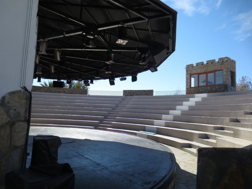 Theater - leider zu kalt dafür im Oktober Sunis Elita Beach Resort & Spa