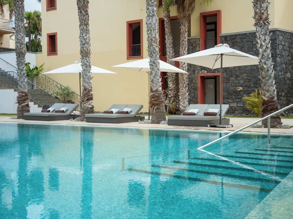 Pool Dreams Madeira Resort & Spa