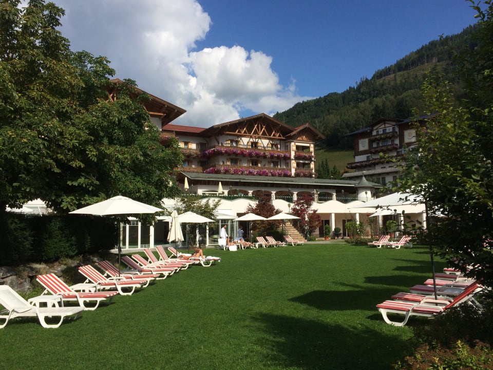 Tolle Liegewiese Hotel Oberforsthof
