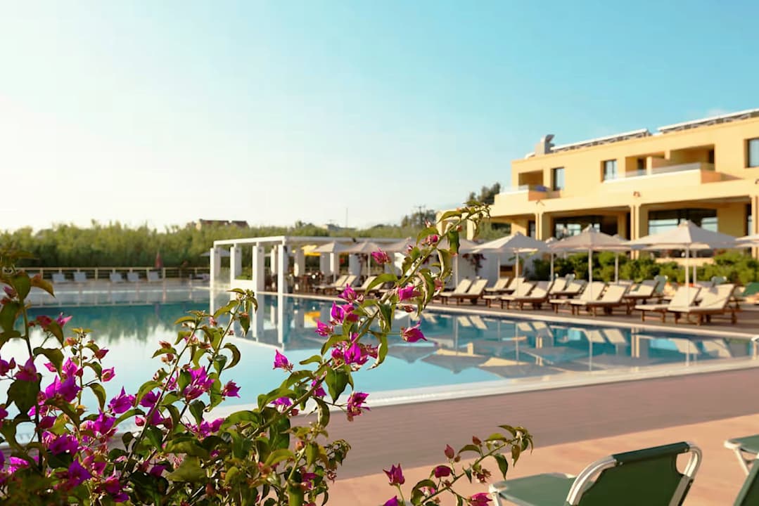 Pool Ilion Beach Hotel