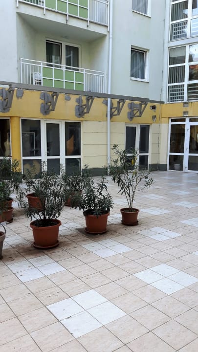 Innenhof Club MenDan Aparthotel