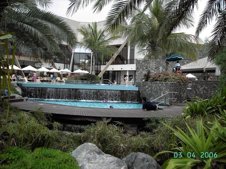 Wasser JA Beach Hotel