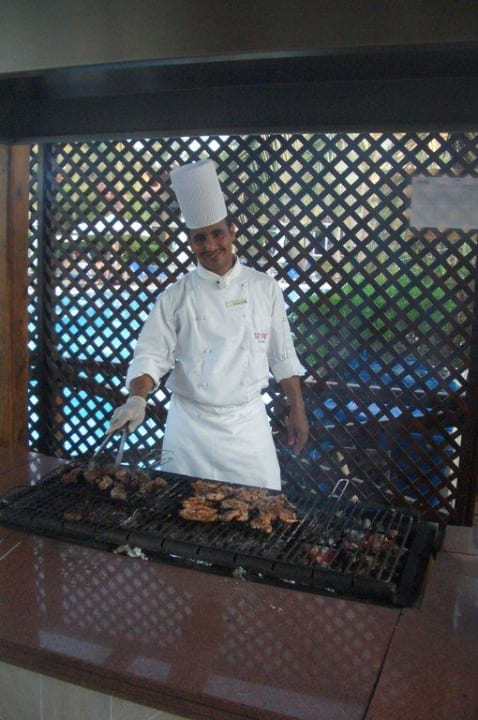 Jeden Abend wird frisch gegrillt Jaz Makadina