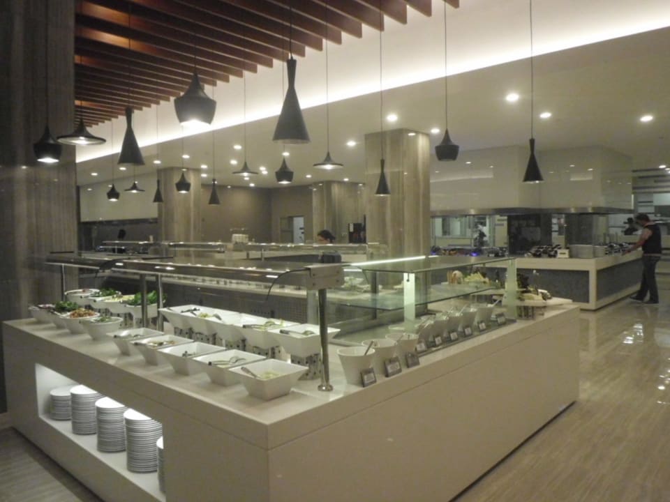 Teil des Vorspeisenbuffets The Sense Deluxe Hotel