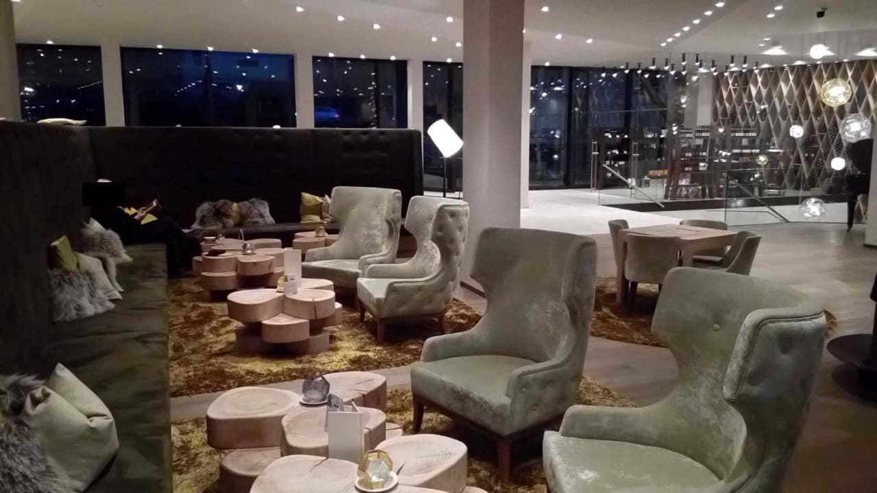 Lobby Schenna Resort