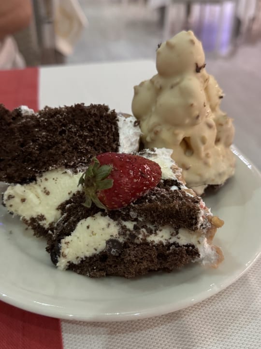 Lobby Azura Deluxe Resort & Spa Hotel