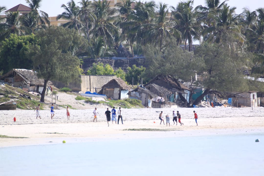 Strand abseits des Hotels Bahari Beach Hotel