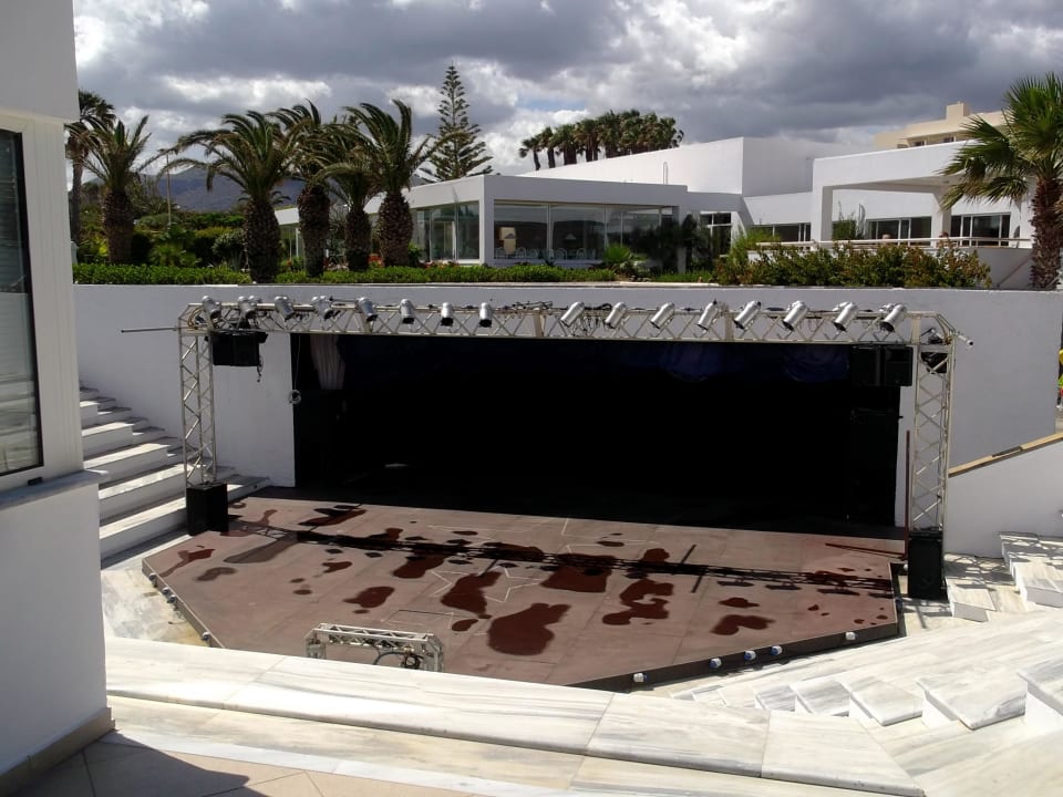 Theater Lyttos Beach Hotel