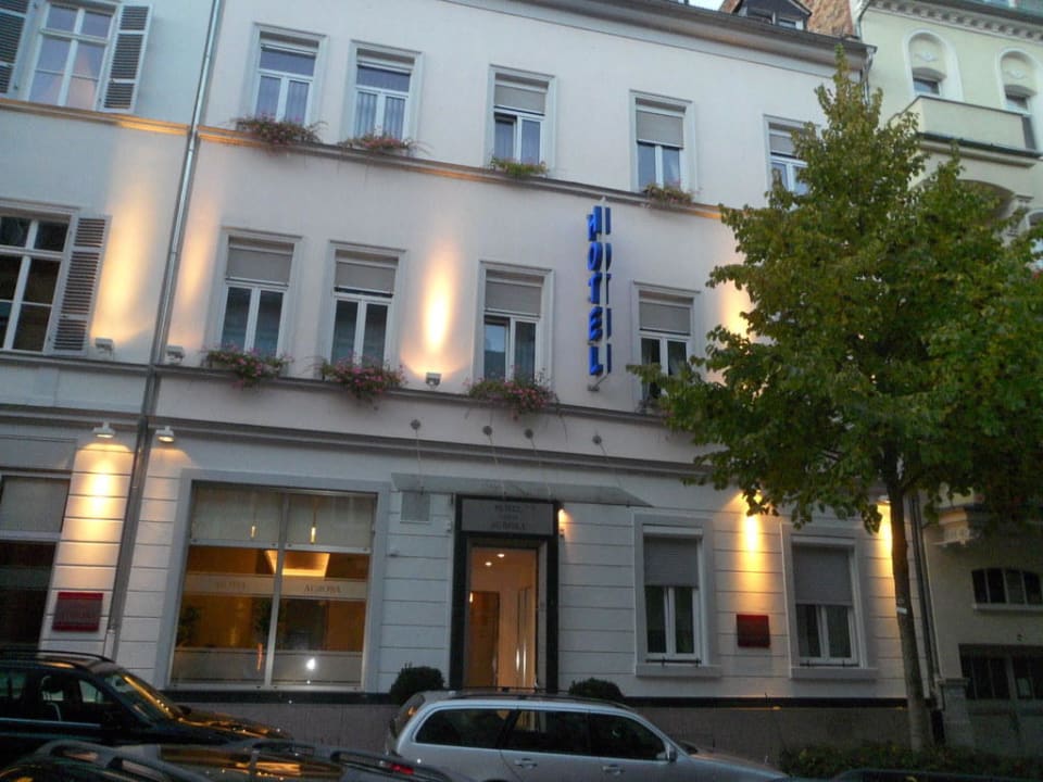 Hotel von vorne Hotel Aurora
