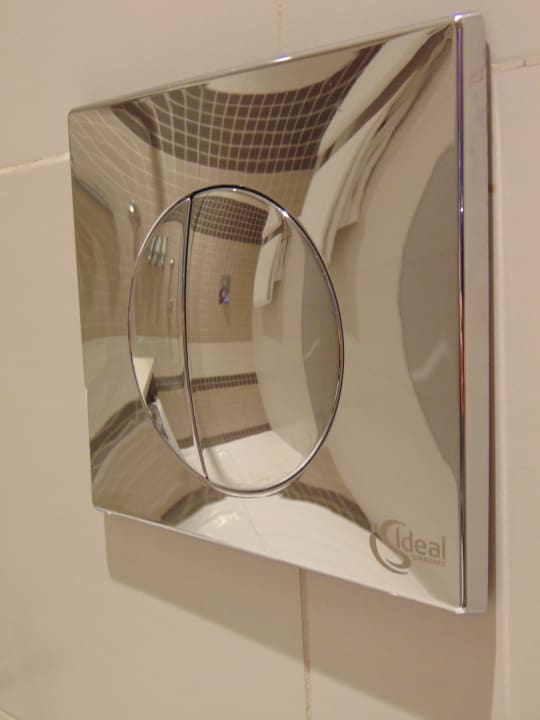 Zimmer Hampton By Hilton Dubai Airport