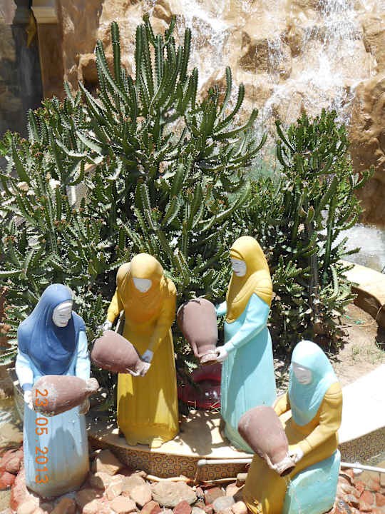 На входе отеля Pickalbatros Alf Leila Wa Leila Resort - Neverland Hurghada