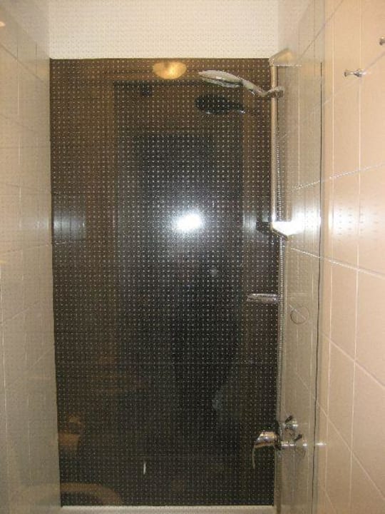 Zimmer - Bad/Duche Motel One Hamburg-Altona