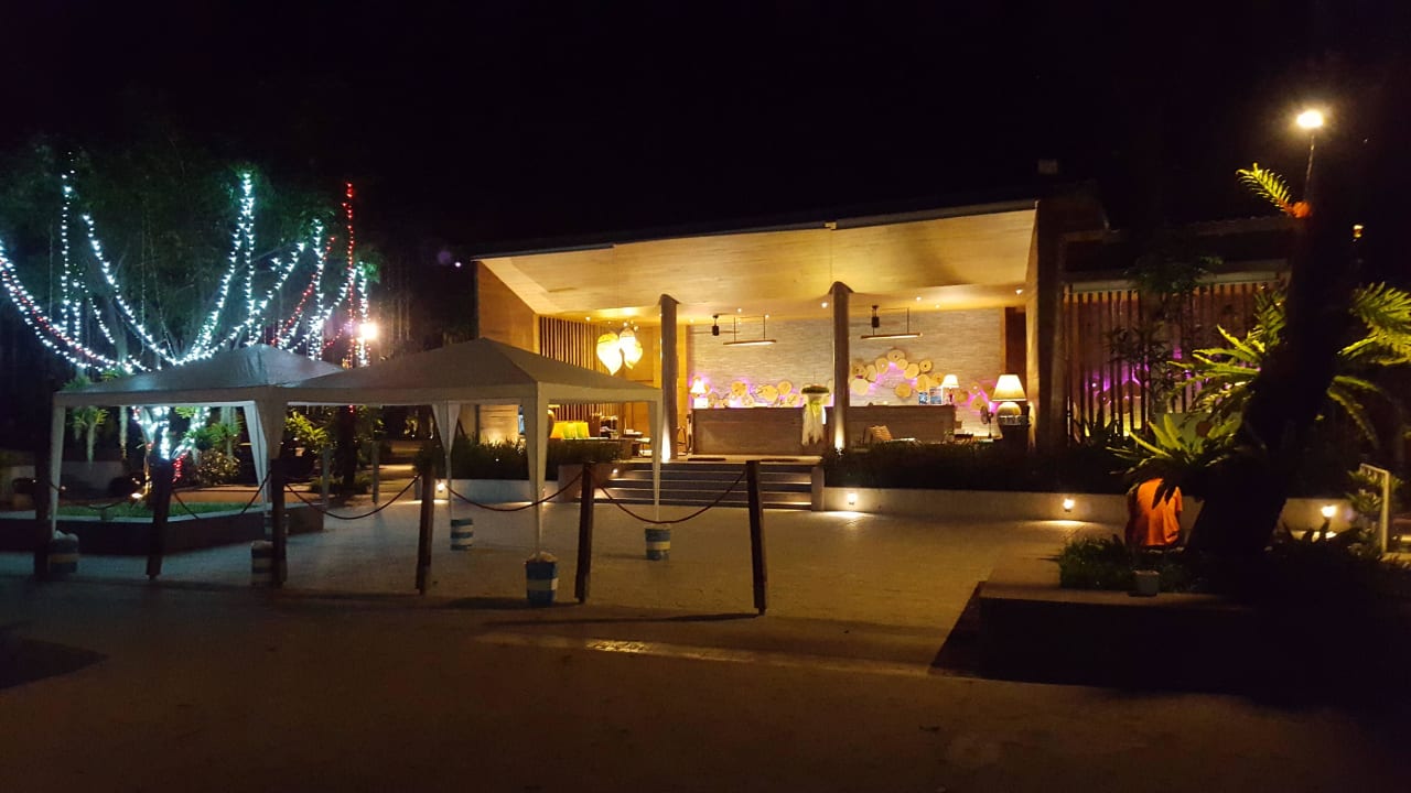 Rezeption bei Nacht Sai Kaew Beach Resort