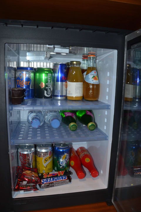 Minibar Shangri-La Singapore