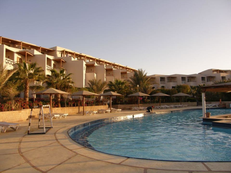 Pool Fort Arabesque Resort, Spa & Villas