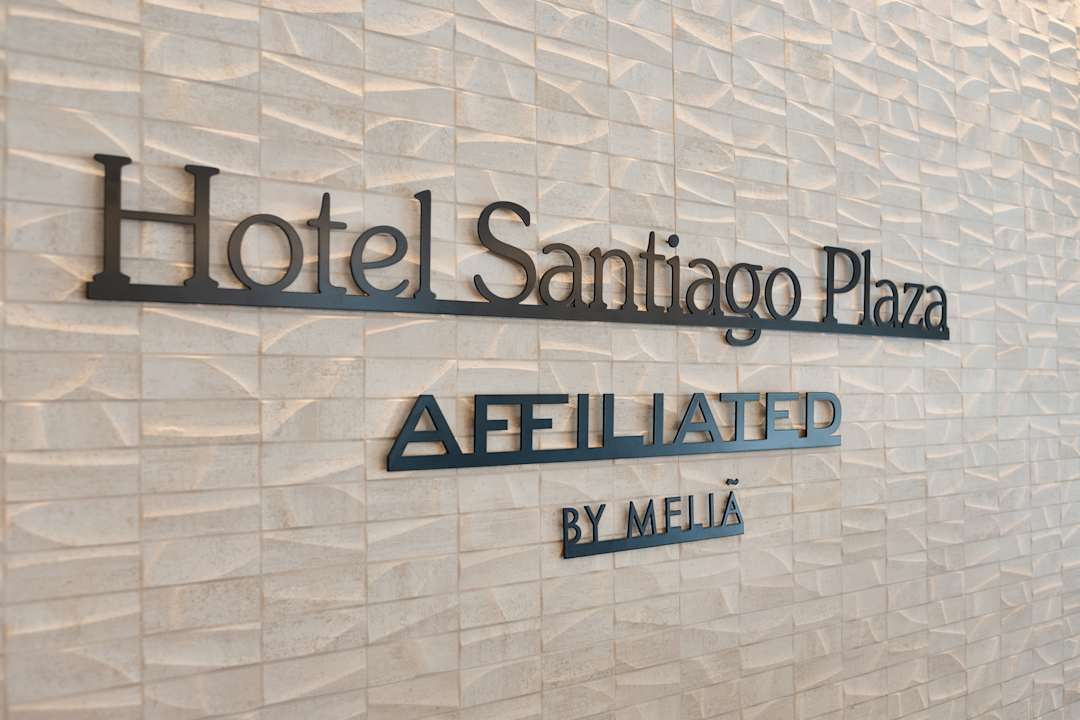 Lobby Hotel Santiago Plaza, Affiliated by Meliá