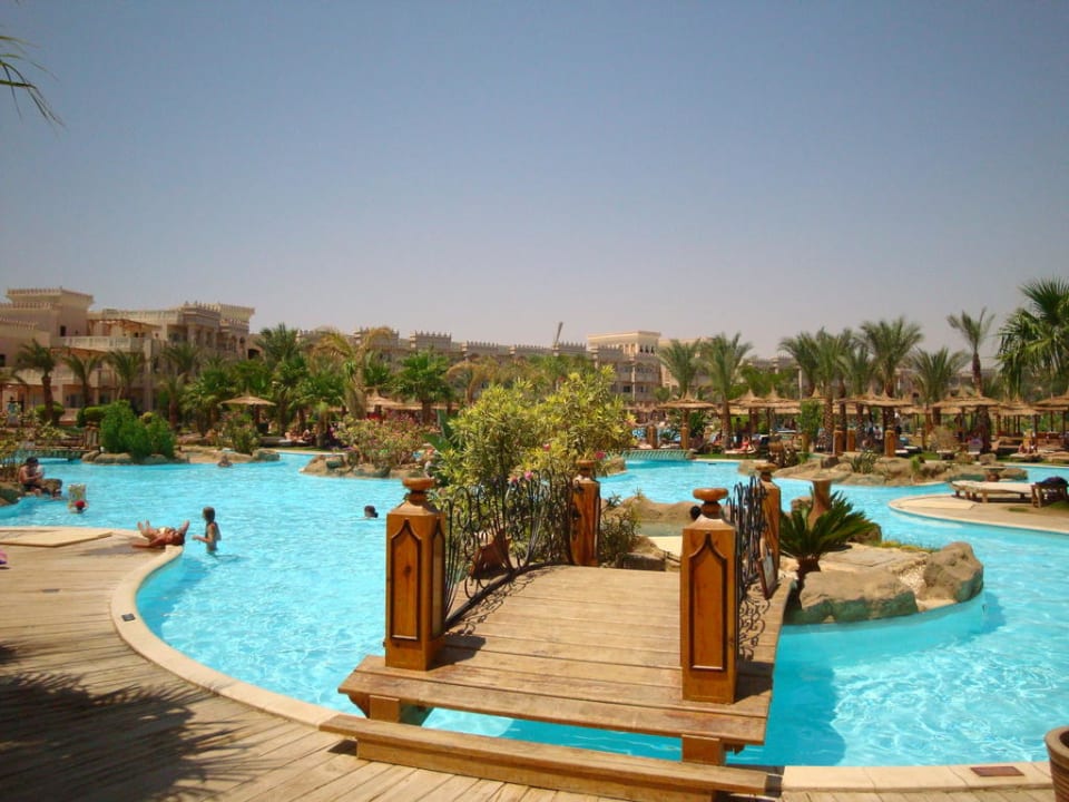 Schöne Poolanlage Pickalbatros Palace Resort