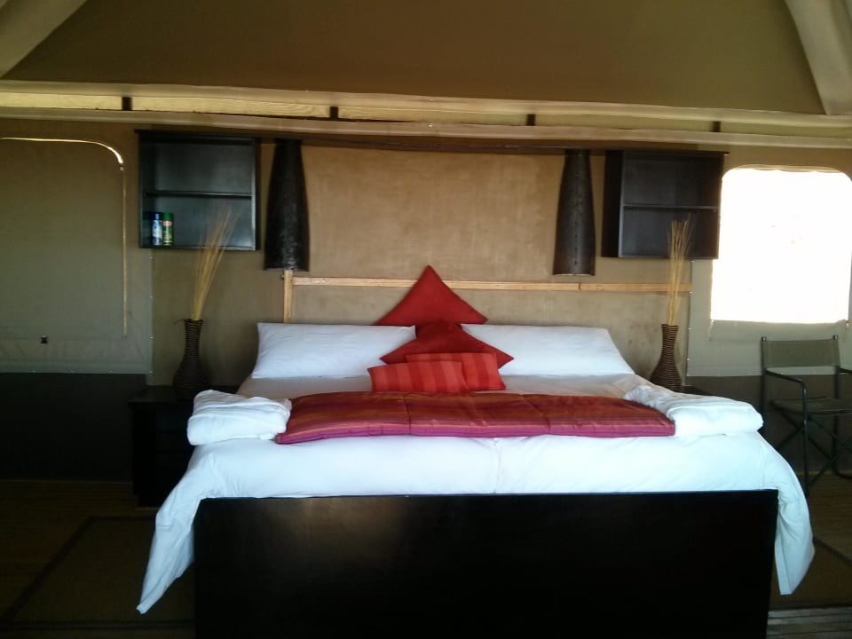 Bett Tented Moon Mountain Lodge