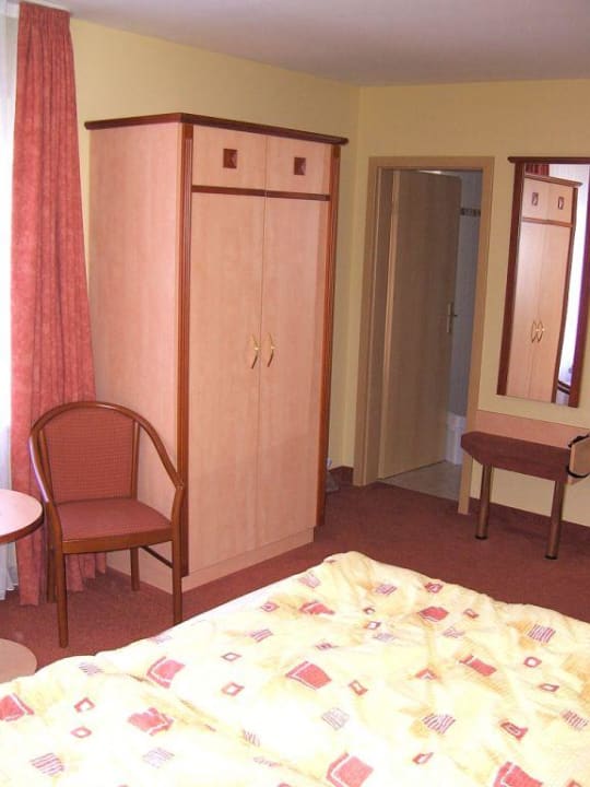 Kleiderschrank Hotel Atlantis