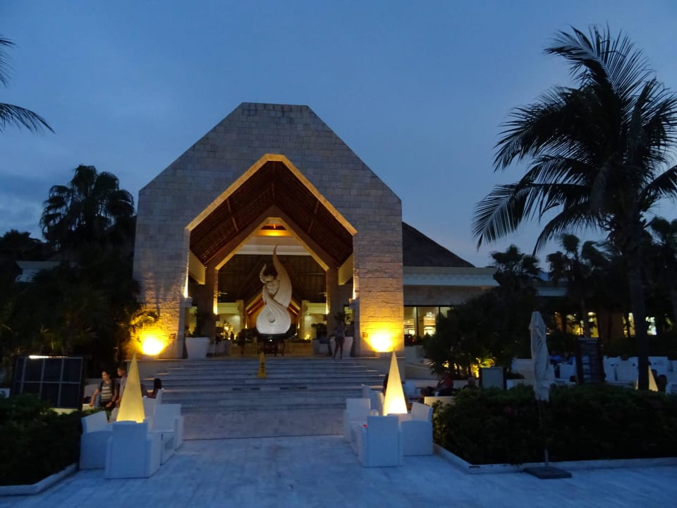 Hintereingang zur Lobby Bahia Principe Luxury Akumal