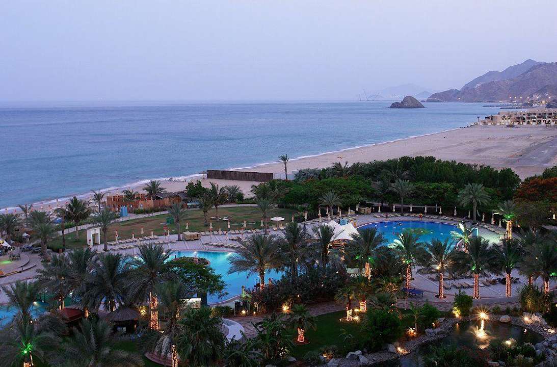 Garten Hotel Le Meridien Al Aqah Beach Resort